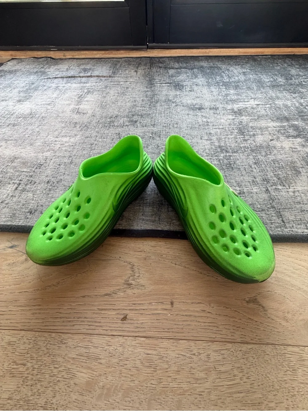 Nike ReactX Rejuven8 Green Recovery Clogs Slip On Shoes Youth Size 3